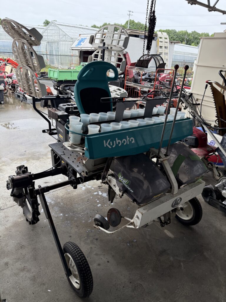 藤枝市で野菜移植機を修理|クボタ(みのる産業)KP-201CRを再整備